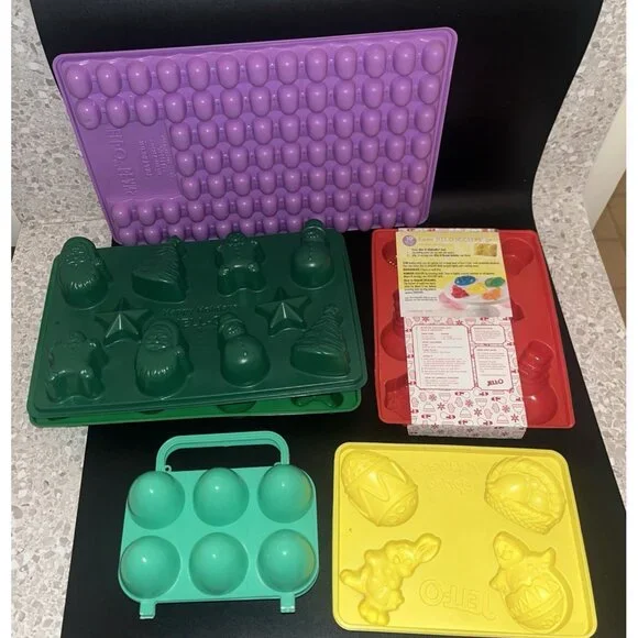 Jello Jigglers Molds Holidays Christmas Easter Santa Jellybeans Mittens Lot of 7 - Picture 2 of 2